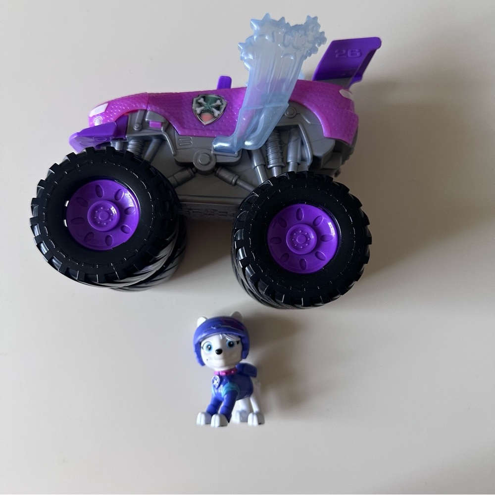 Paw Patrol Roxi Vehicle Purple Off-Road Vehicle with Figure